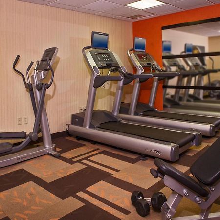 Courtyard By Marriott Richmond West Hotell Dumbarton Eksteriør bilde